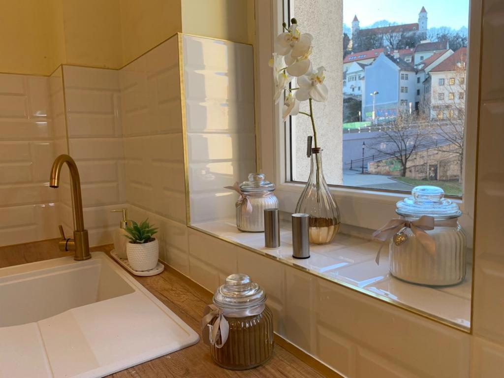 New Oldtown Apartment Near St Martin Cathedral, Ac, Balcony Bratislava Exterior photo